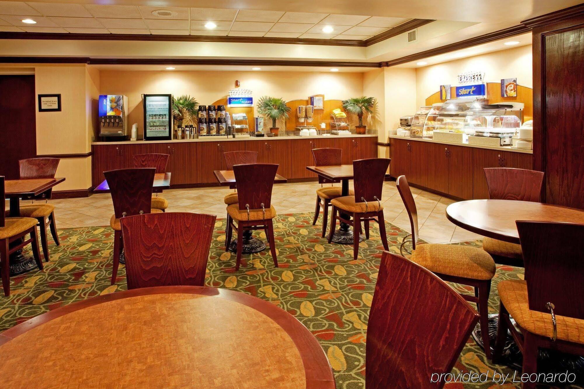 Holiday Inn Express Hotel & Suites Charleston-Ashley Phosphate By Ihg North Charleston Exteriér fotografie
